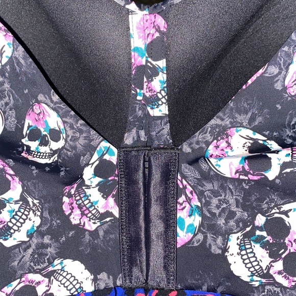 NWT TORRID DAY OF THE DEAD  Skull Wirefree 360 Smoothing Bra☠️💜💀🩷 - Picture 5 of 10